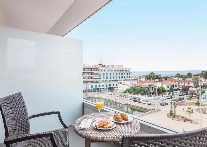 Hotel Balneario Playa De Comarruga (Adults Only)